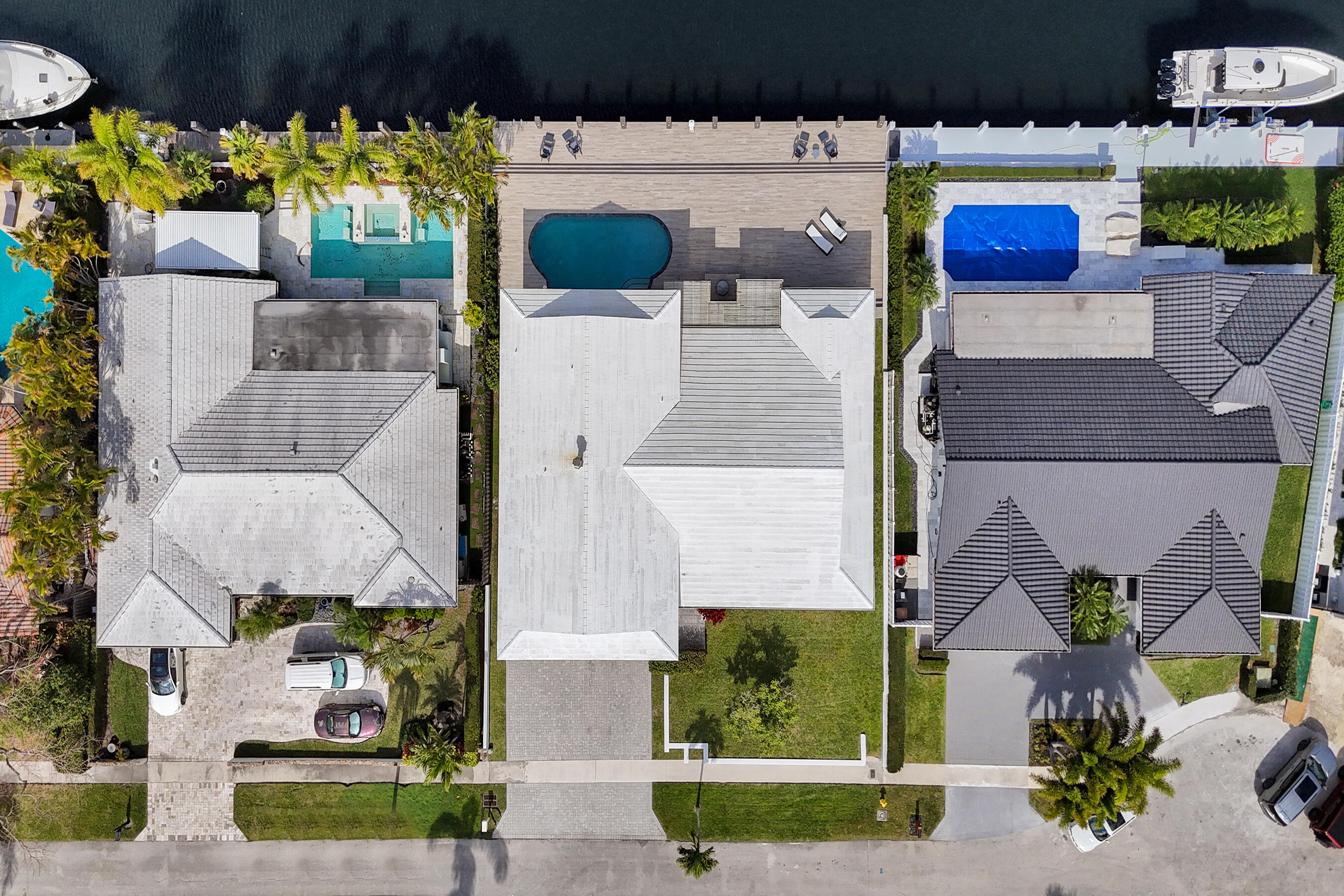 3001 Northeast 47th Street Lighthouse Point, FL 33064 - Photo 36 of 39 an aerial view of a house with a yard and fountain
