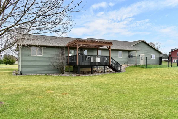 $480,000 | S2838 Fern Circle, Fountain City, WI 54629