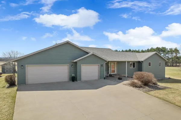 $480,000 | S2838 Fern Circle, Fountain City, WI 54629
