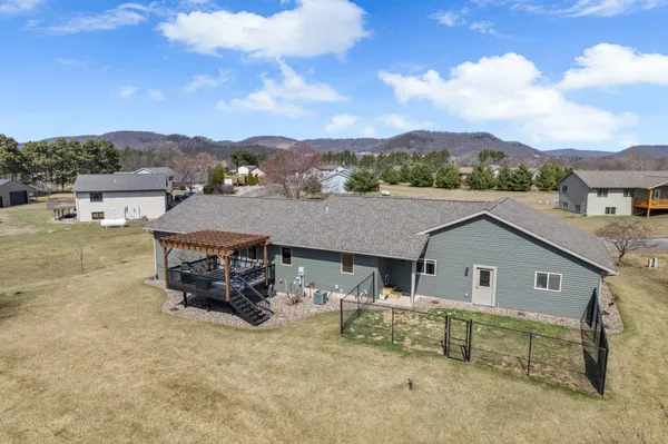$480,000 | S2838 Fern Circle, Fountain City, WI 54629