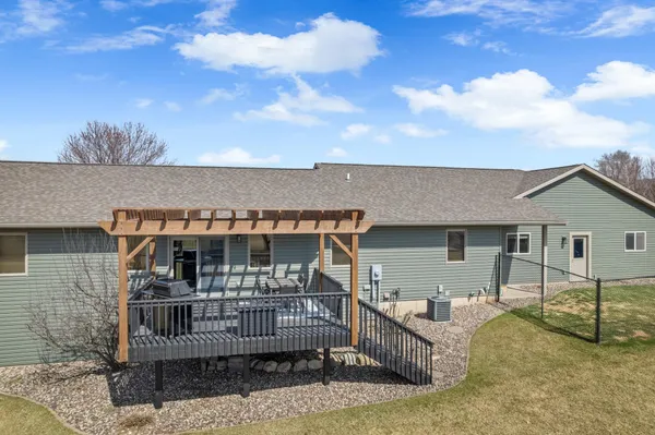 $480,000 | S2838 Fern Circle, Fountain City, WI 54629