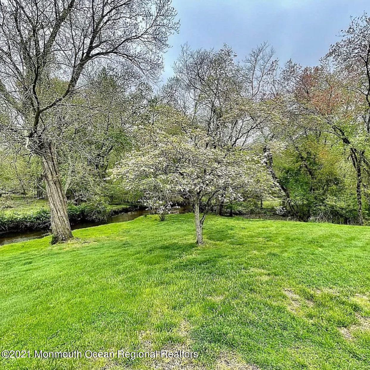 1013 Shore Road Spring Lake Heights, NJ 07762 - Photo 17 of 19 JMZU6768