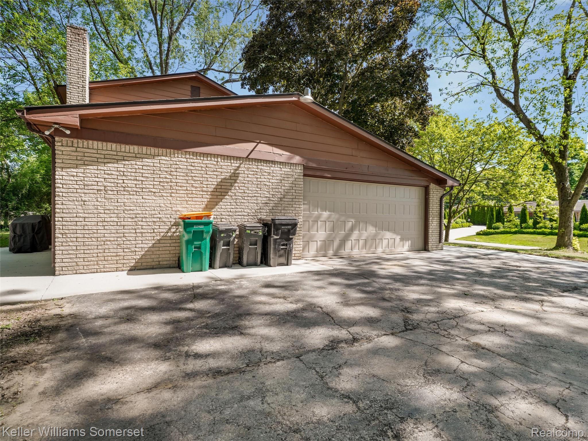 29523 Ravenscroft Farmington, MI 48331 - Photo 30 of 33 30-29523 Ravenscroft 0029.jpg