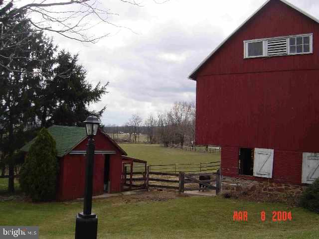 41 Central View Road Dillsburg, PA 17019 - Photo 3 of 8 Gallery Image 3