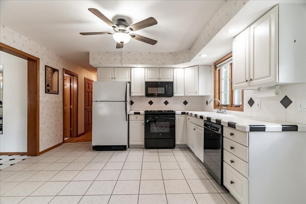 2 Timothy Lane Malden, MA 02148 - Photo 11 of 42