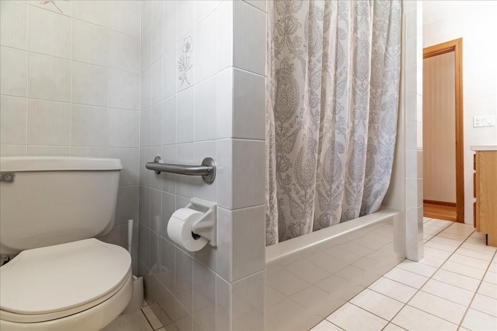 2 Timothy Lane Malden, MA 02148 - Photo 26 of 42