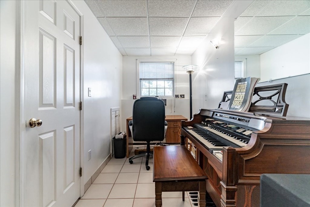 2 Timothy Lane Malden, MA 02148 - Photo 32 of 42