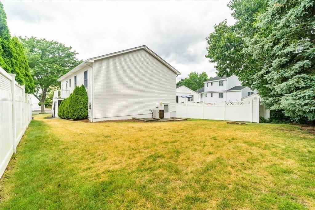 2 Timothy Lane Malden, MA 02148 - Photo 6 of 42