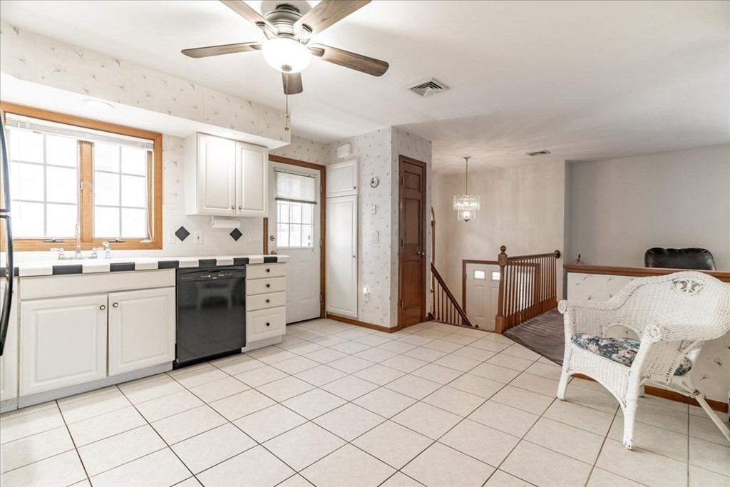 2 Timothy Lane Malden, MA 02148 - Photo 9 of 42