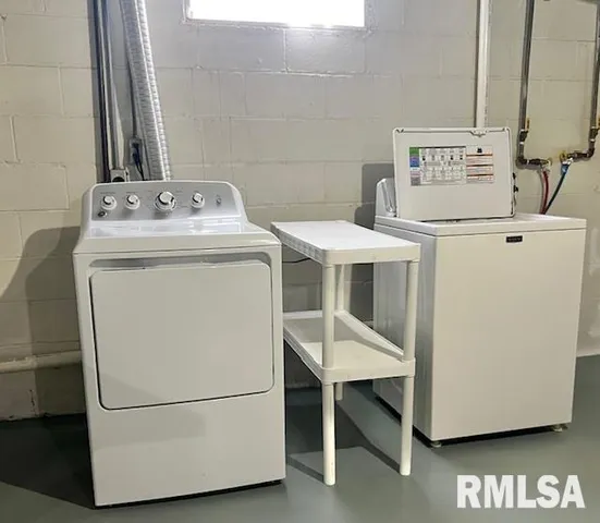 $1,000 | 2133 North Division Street, Davenport, IA 52804