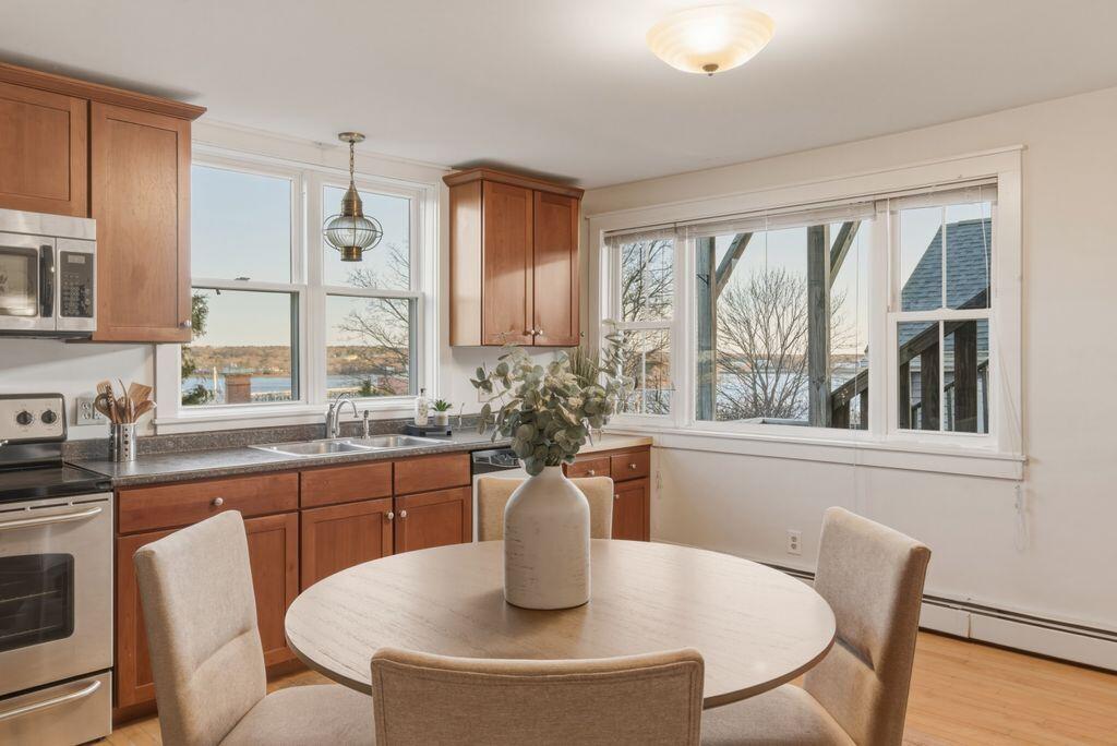 92 Salem Street, Unit 2 Portland, ME 04102 - Photo 5 of 26 8_DSC01206