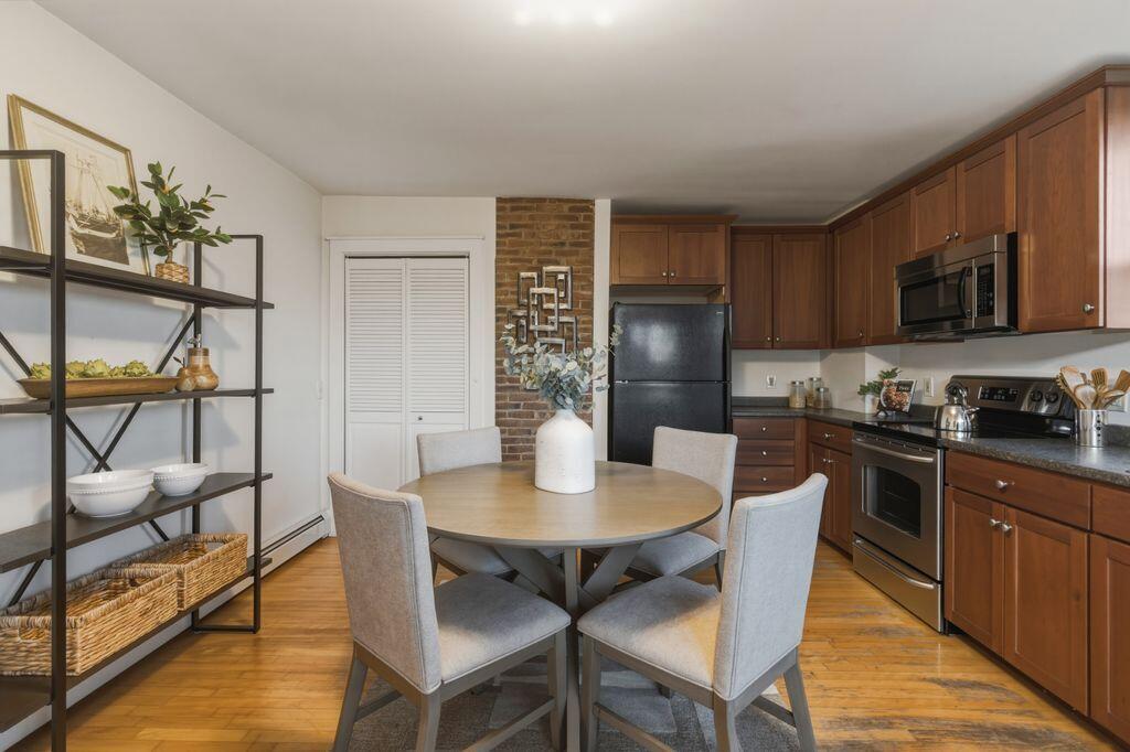 92 Salem Street, Unit 2 Portland, ME 04102 - Photo 7 of 26 10_DSC01224