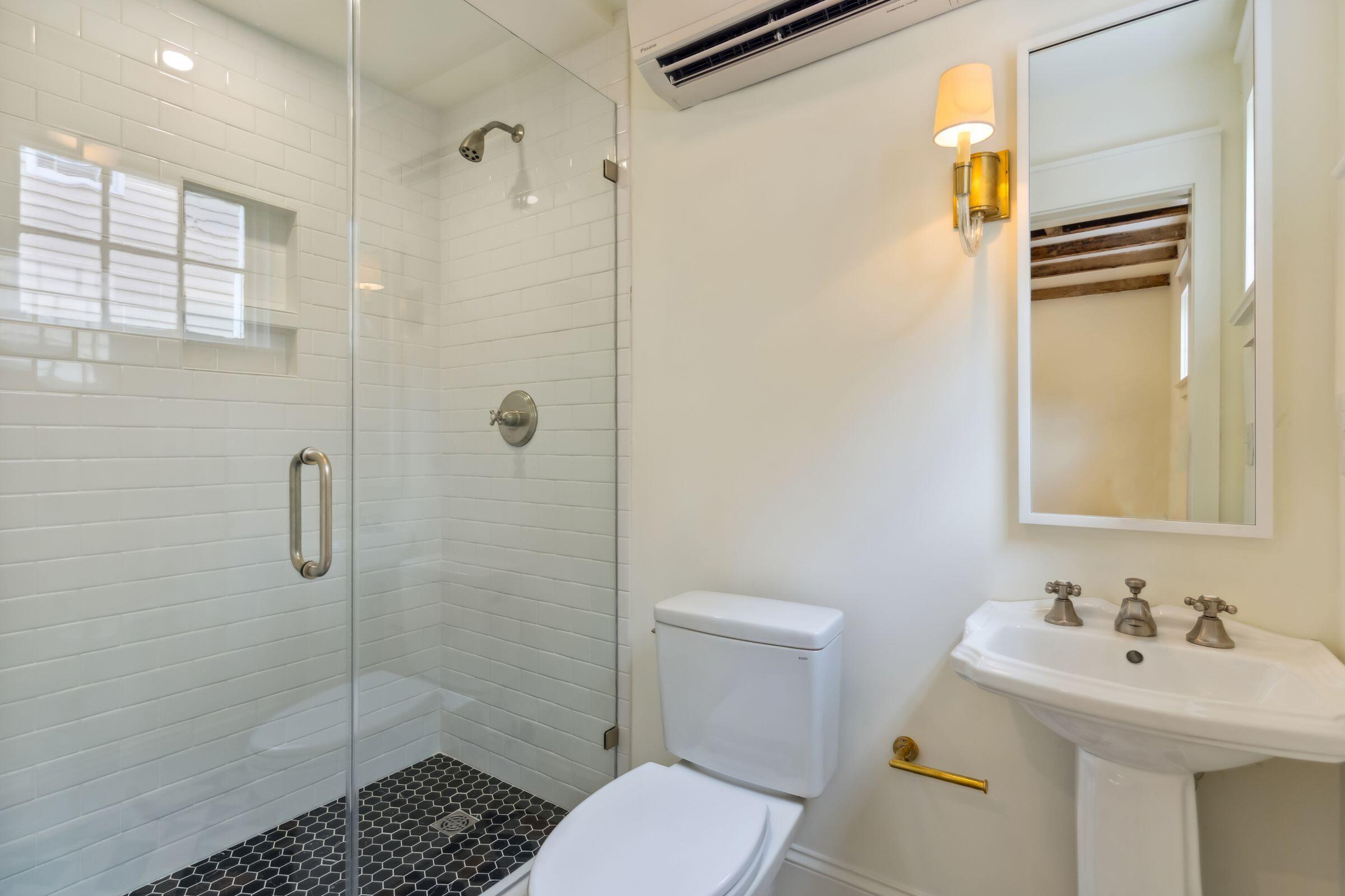 218 Coming Street, Unit A & B Charleston, SC 29403 - Photo 42 of 49 218ComingSt-KeenEyeMarketing-024