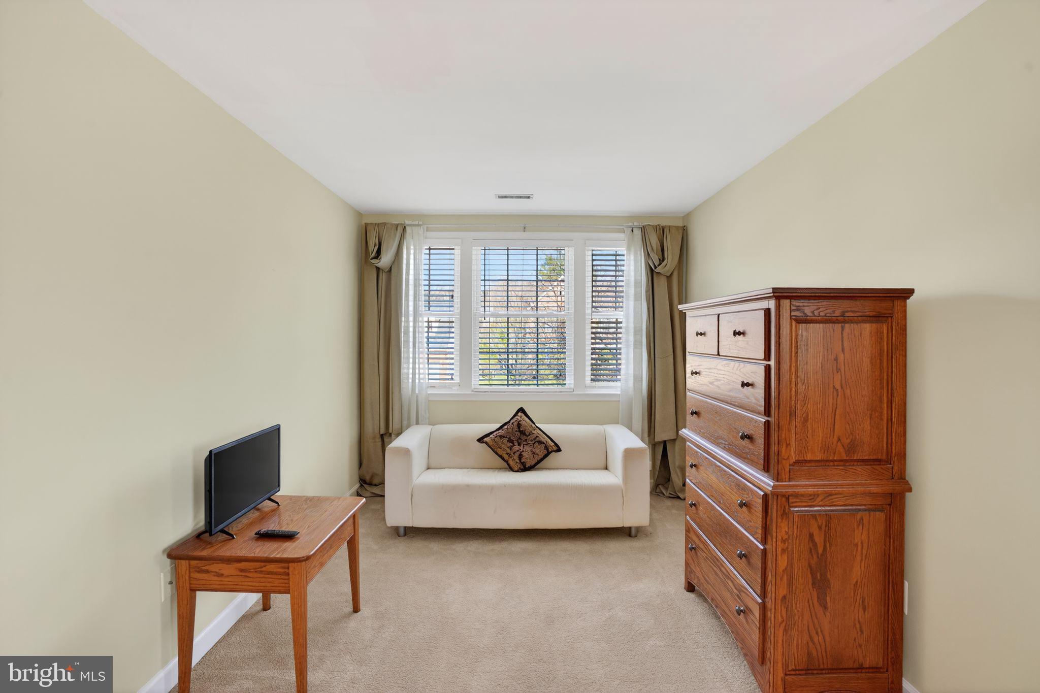 5044 Jericho Road Columbia, MD 21044 - Photo 13 of 67 Sitting area in Master bdrm suite