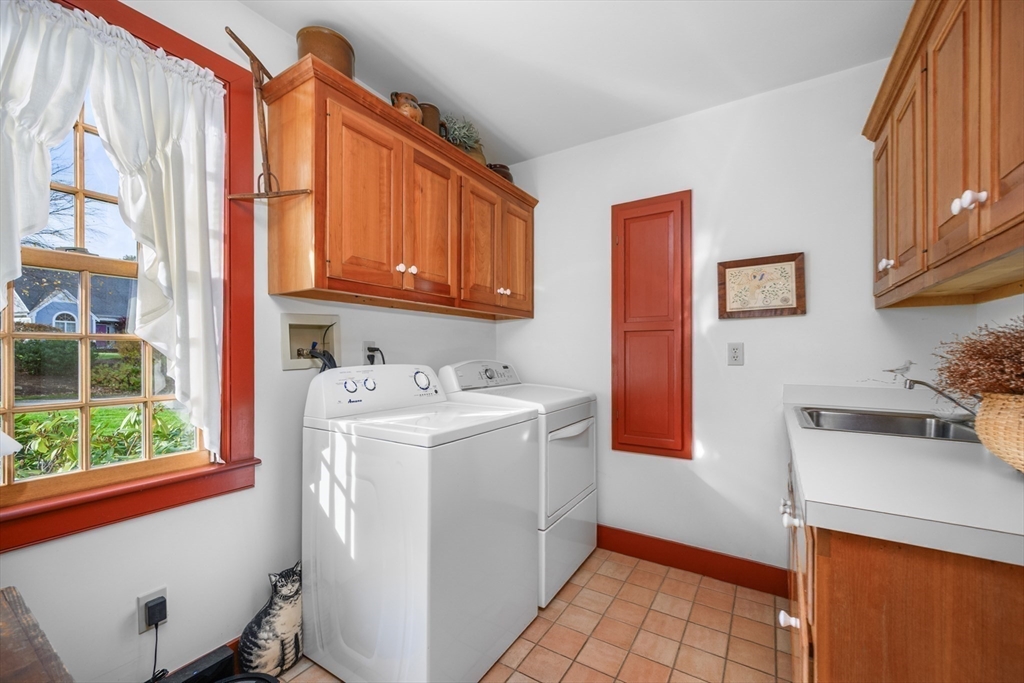 41 Court Street Chatham, MA 02650 - Photo 19 of 38