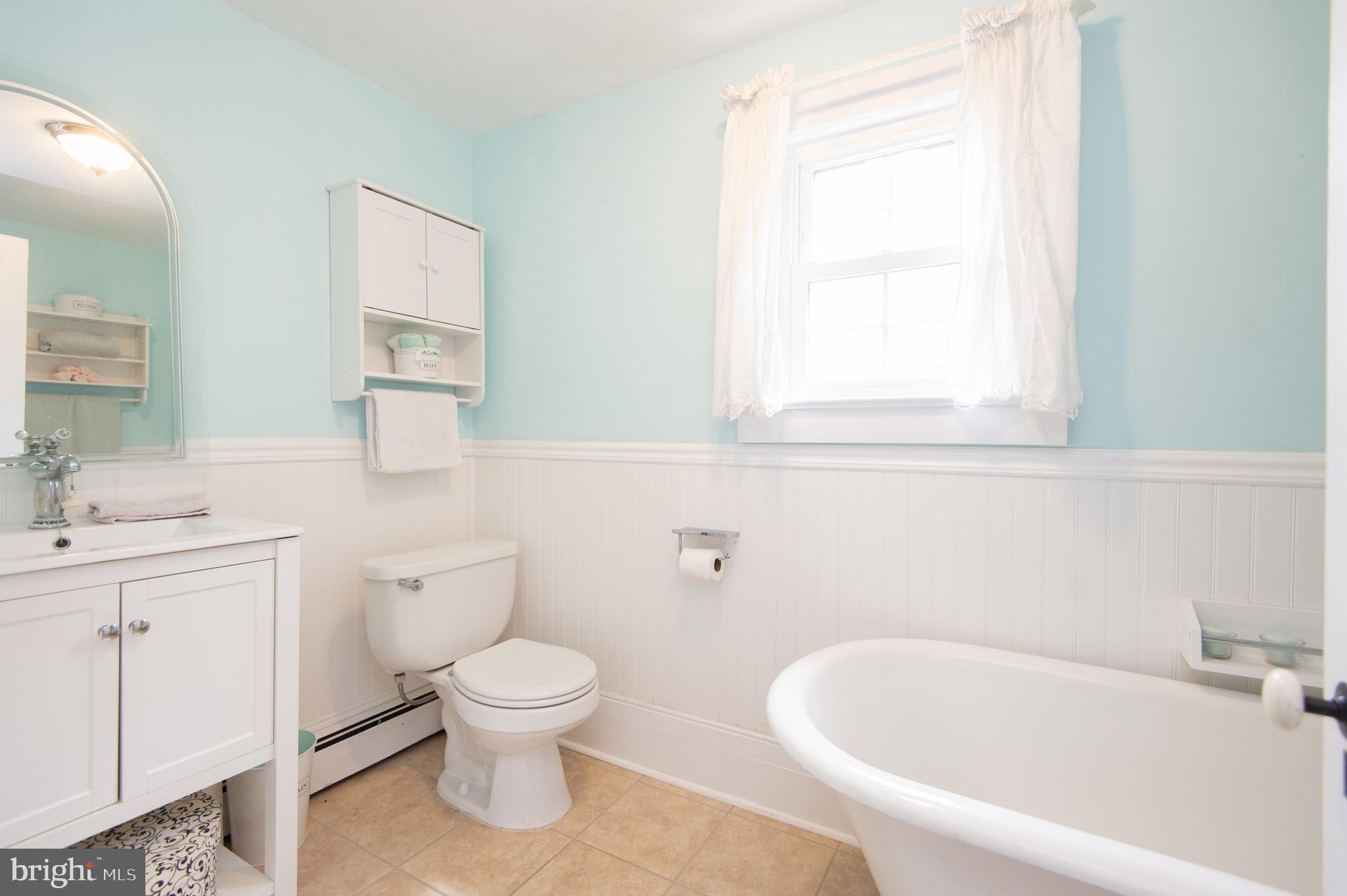 6365 Palmer Mill Road Hurlock, MD 21643 - Photo 24 of 56 2nd floor bath