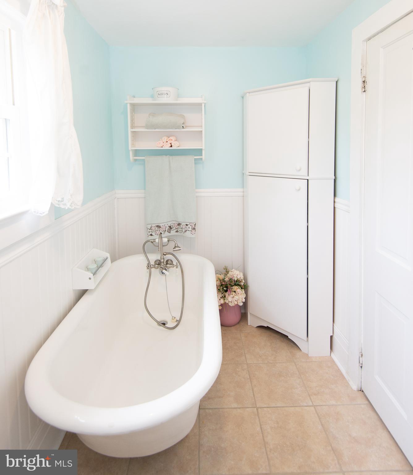 6365 Palmer Mill Road Hurlock, MD 21643 - Photo 25 of 56 2nd floor bath