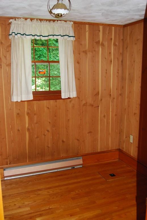 819 Honeysuckle Road Salem, VA 24153 - Photo 17 of 30 Cedar Room