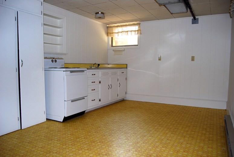 819 Honeysuckle Road Salem, VA 24153 - Photo 24 of 30 Lower Level Kitchen