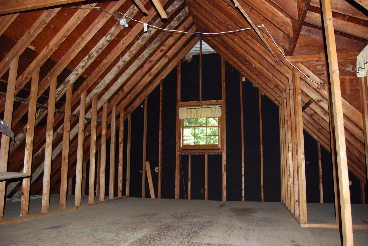819 Honeysuckle Road Salem, VA 24153 - Photo 8 of 30 Attic over garage