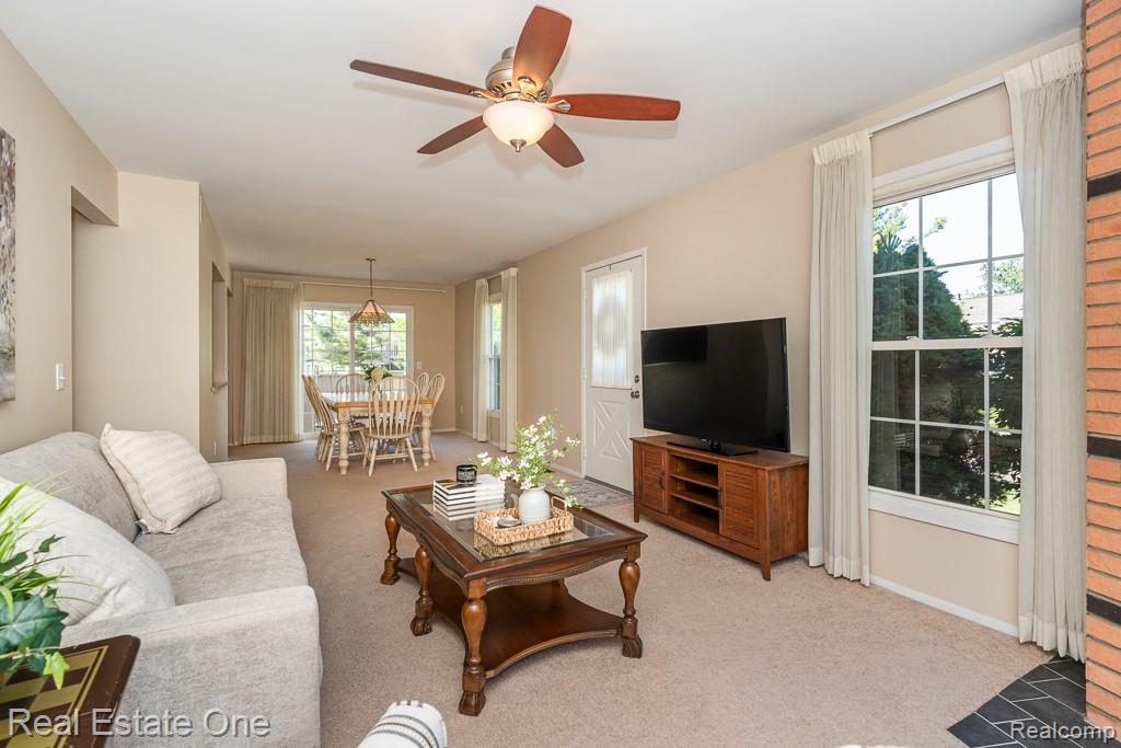 1242 Kings Cove Court Rochester, MI 48306 - Photo 4 of 22 1242 Kings Cove Ct_MLS-004.jpg