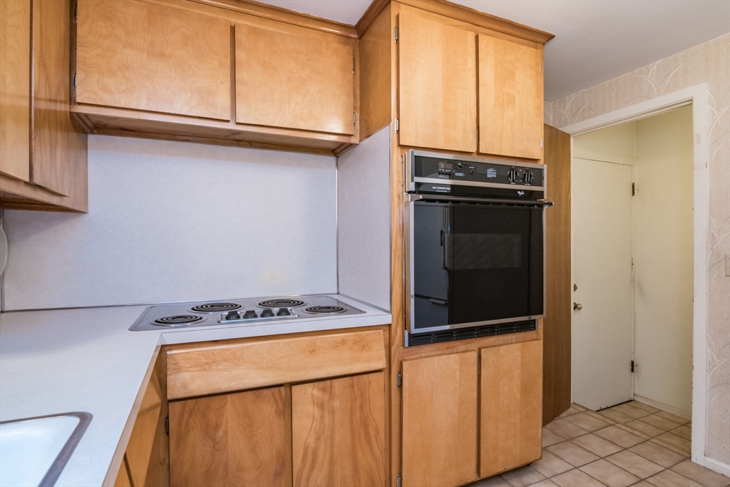 41 Oak Road Longmeadow, MA 01106 - Photo 16 of 35