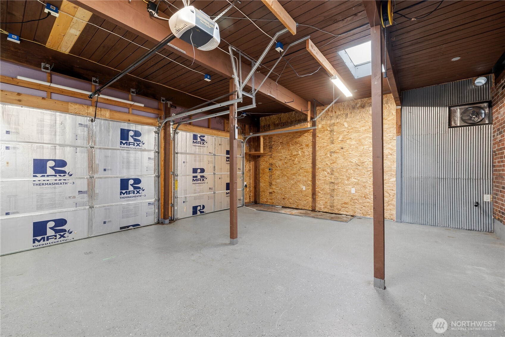 226 Southwest 131st Street Burien, WA 98146 - Photo 18 of 25 a view of empty room with cabinet