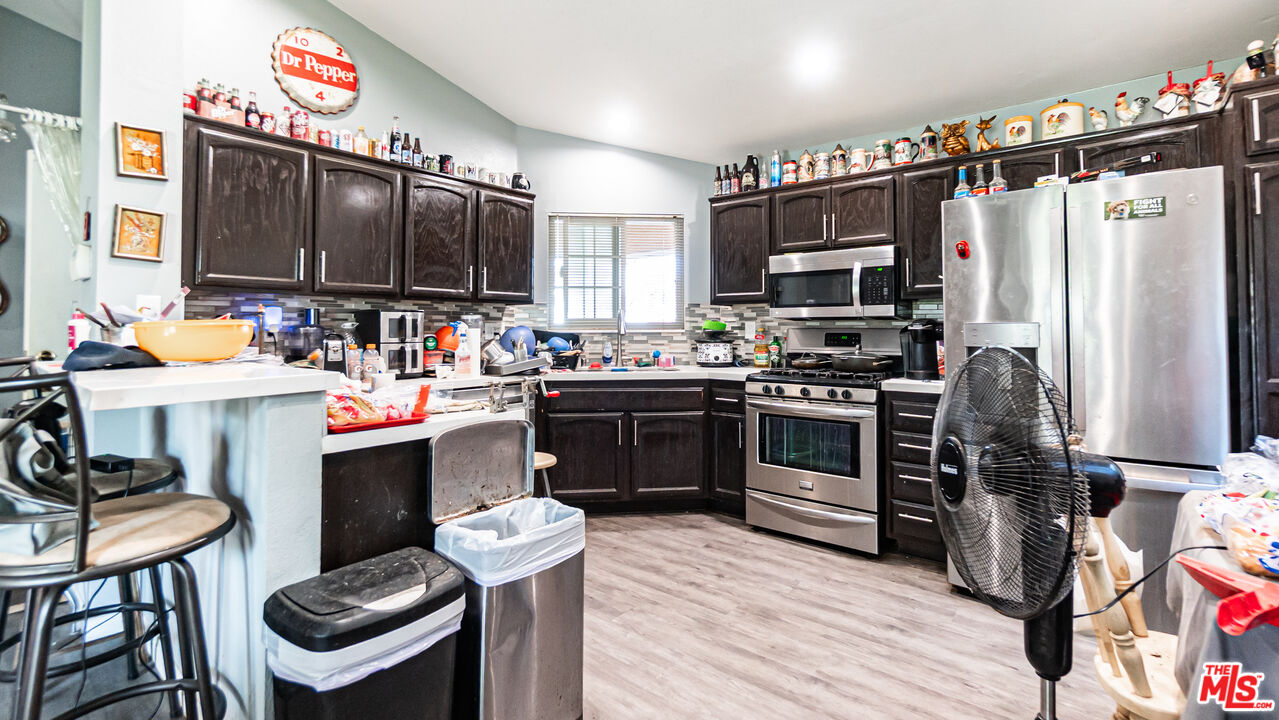 650 Bluebell Place Oxnard, CA 93036 - Photo 11 of 28