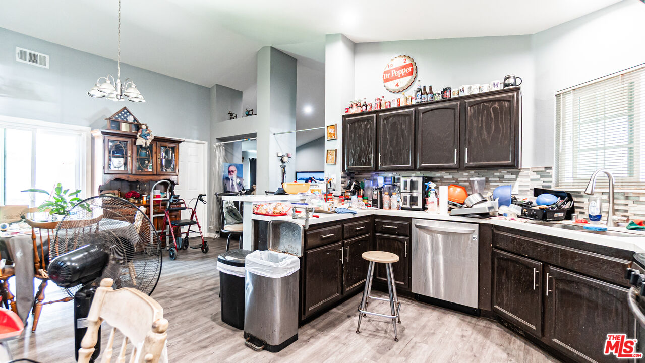 650 Bluebell Place Oxnard, CA 93036 - Photo 13 of 28