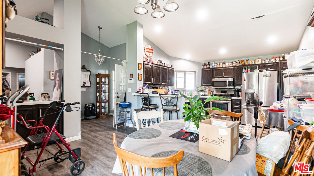 650 Bluebell Place Oxnard, CA 93036 - Photo 9 of 28