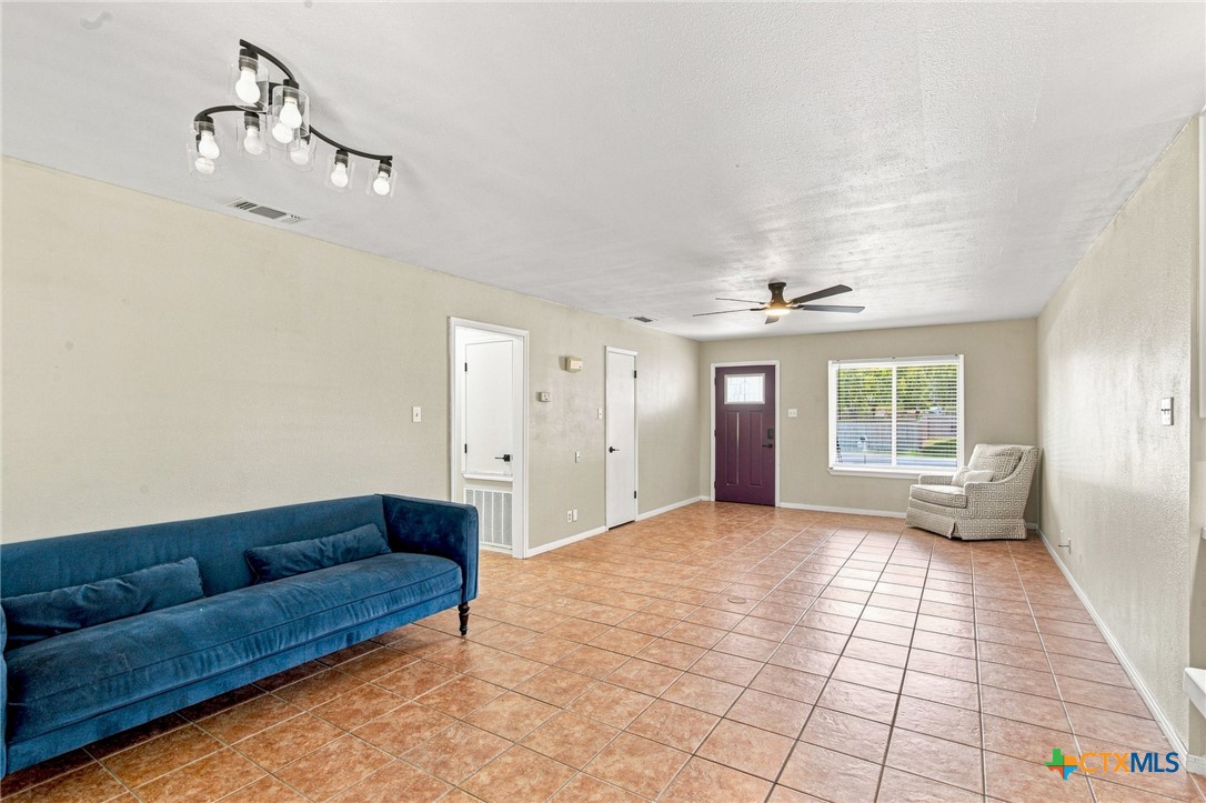 108 Owl Road Victoria, TX 77905 - Photo 14 of 33 Gallery Image 14