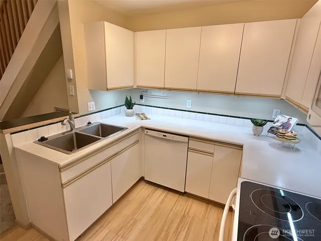 $329,500 | 11130 Southeast 208th Street, Unit A204, Kent, WA 98031