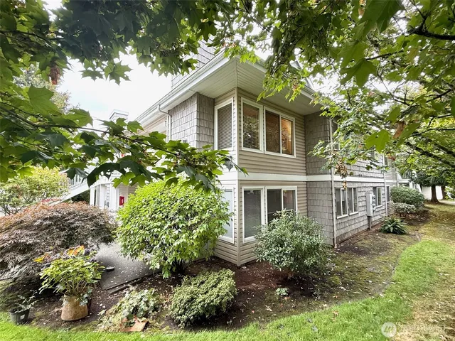 $329,500 | 11130 Southeast 208th Street, Unit A204, Kent, WA 98031