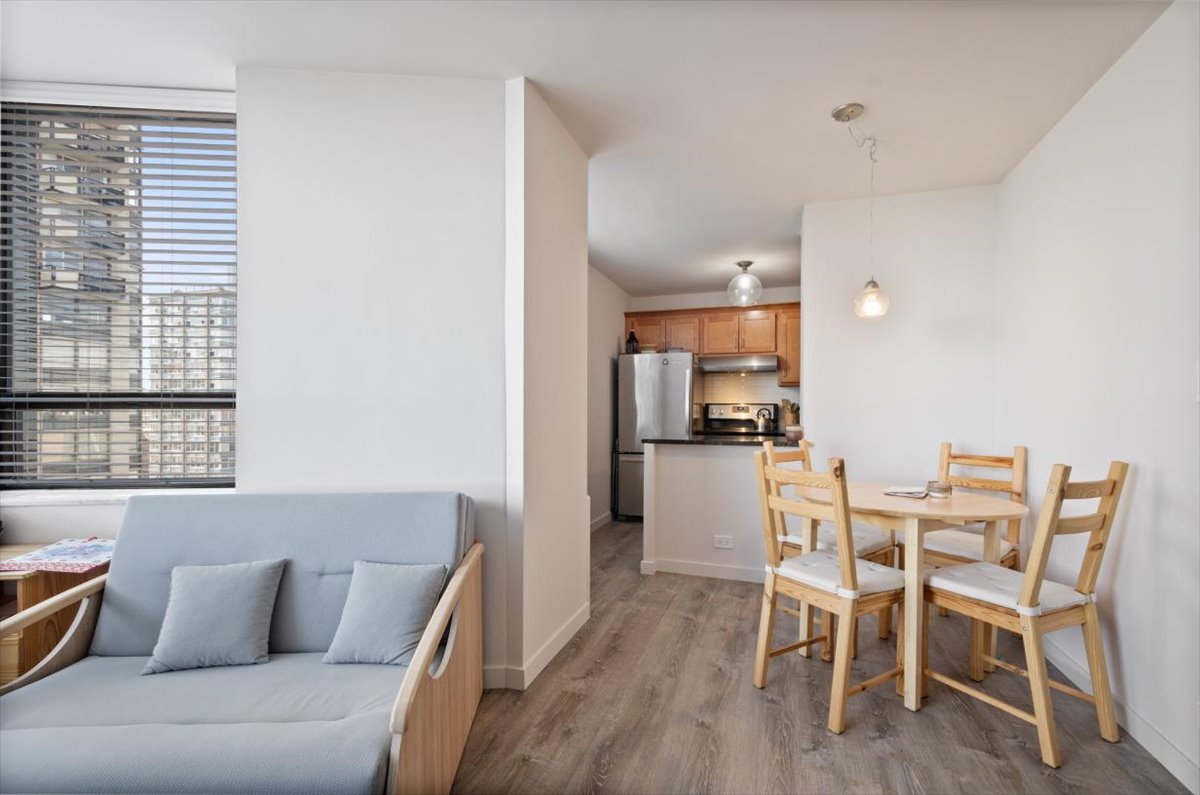 5701 North Sheridan Road, Unit 16C Chicago, IL 60660 - Photo 5 of 17