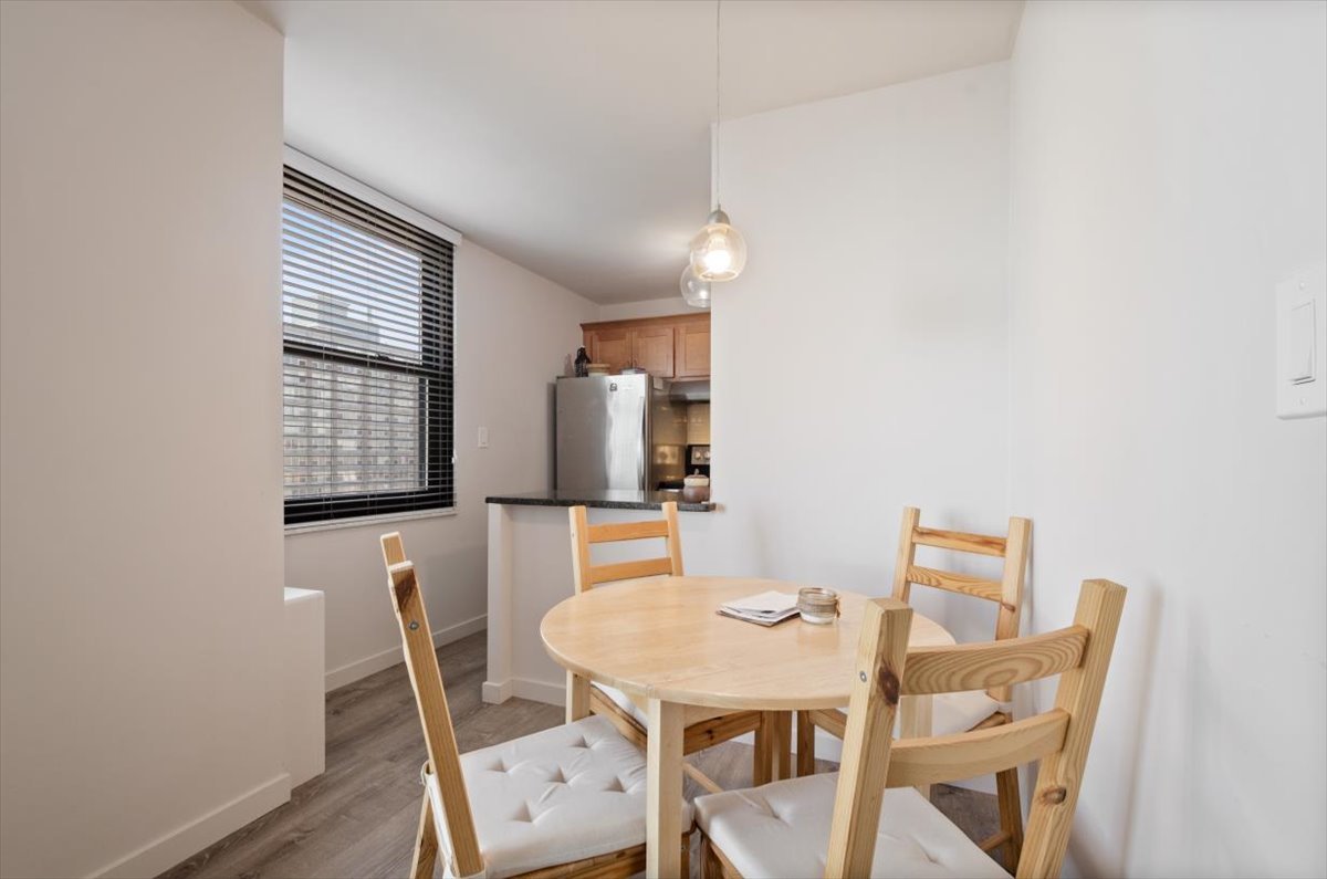 5701 North Sheridan Road, Unit 16C Chicago, IL 60660 - Photo 6 of 17