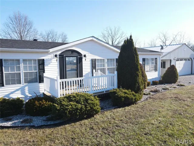 $269,000 | 18096 Monroe Road 453, Paris, MO 65275