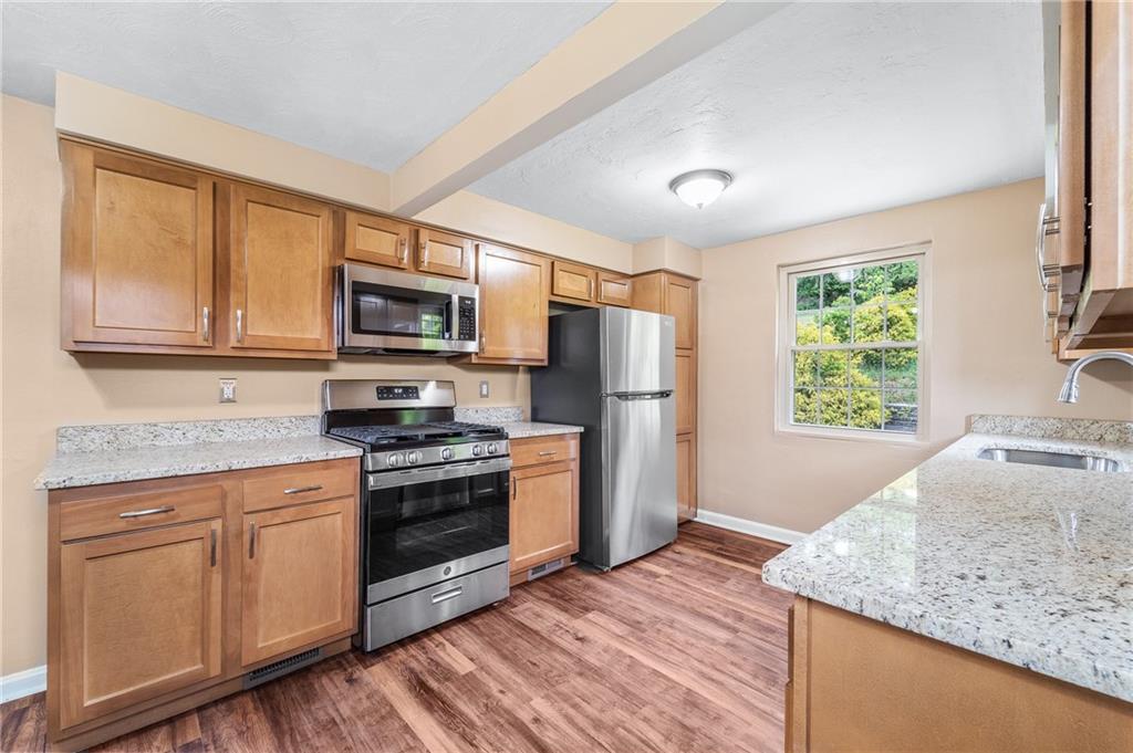 527 Patterson Road Bethel Park, PA 15102 - Photo 11 of 34 Gallery Image 11