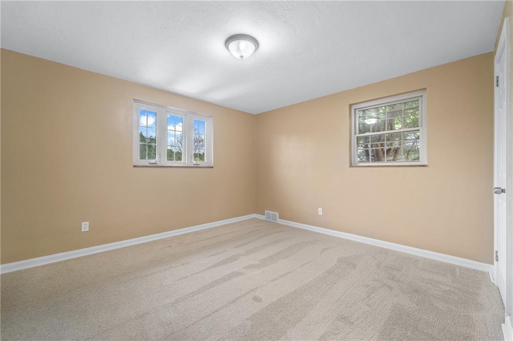 527 Patterson Road Bethel Park, PA 15102 - Photo 13 of 34 Gallery Image 13