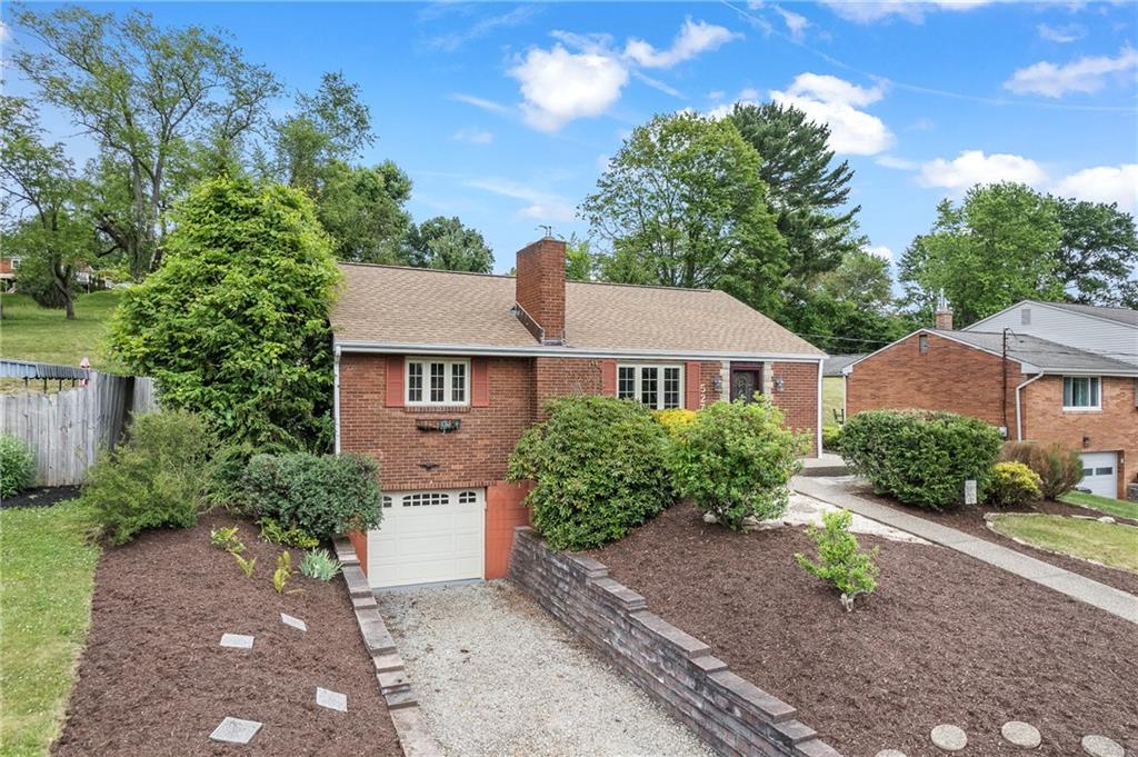 527 Patterson Road Bethel Park, PA 15102 - Photo 4 of 34 Gallery Image 4