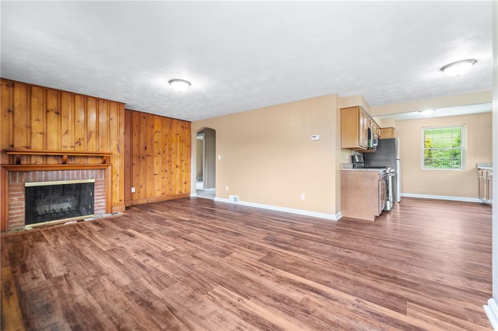 527 Patterson Road Bethel Park, PA 15102 - Photo 5 of 34 Gallery Image 5