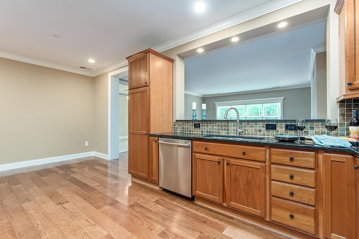 3175 Tremont Road, Unit 207 Columbus, OH 43221 - Photo 16 of 29