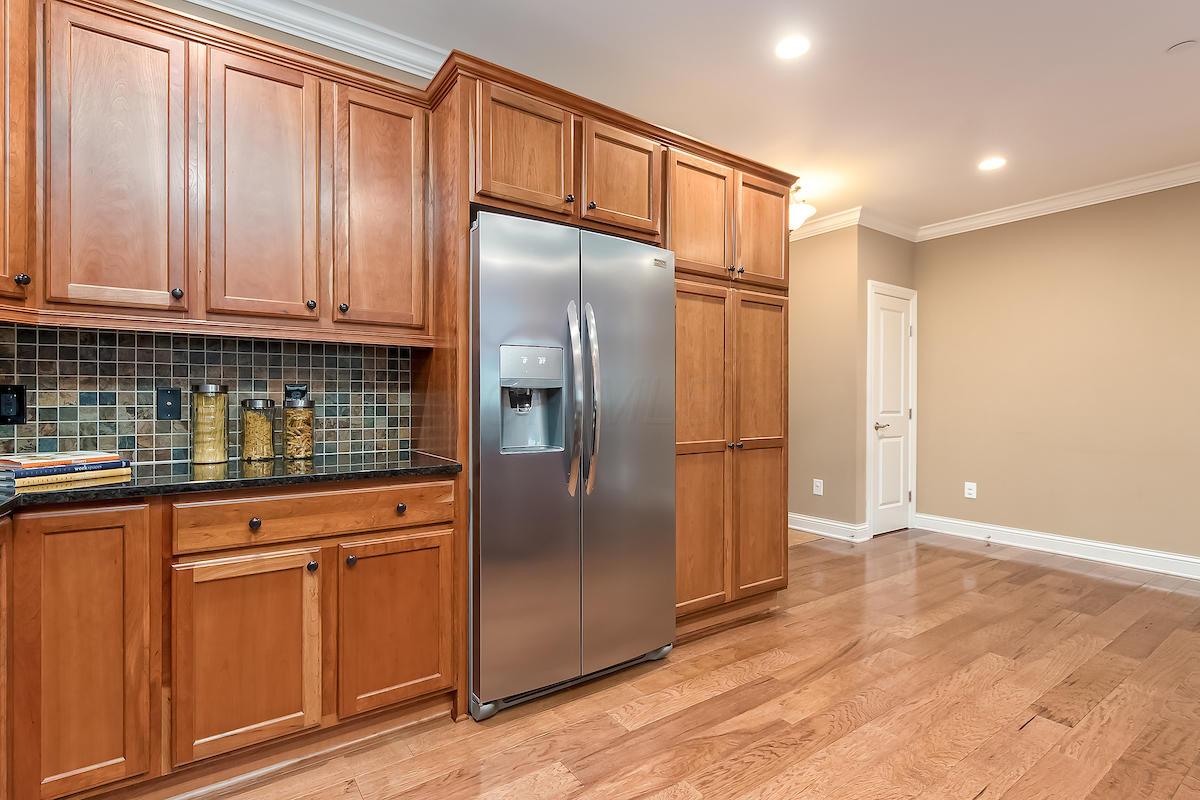 3175 Tremont Road, Unit 207 Columbus, OH 43221 - Photo 17 of 29