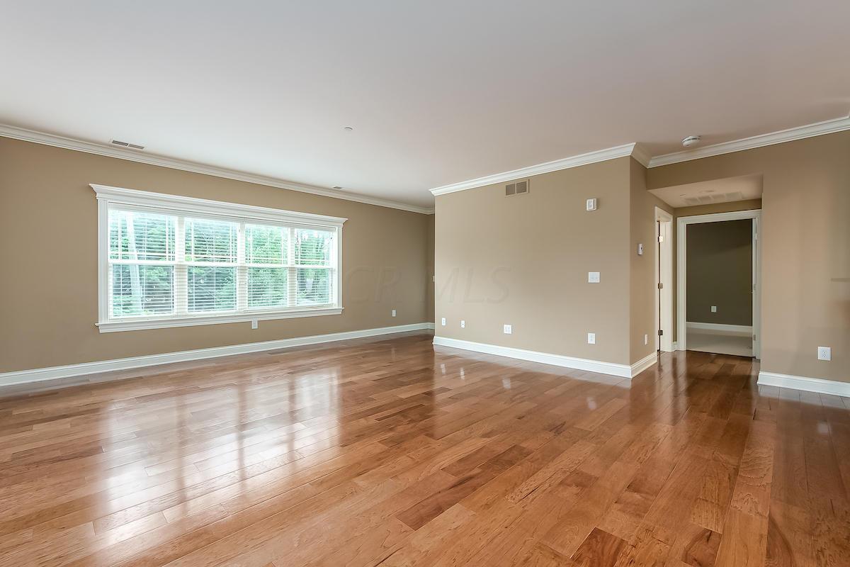 3175 Tremont Road, Unit 207 Columbus, OH 43221 - Photo 2 of 29