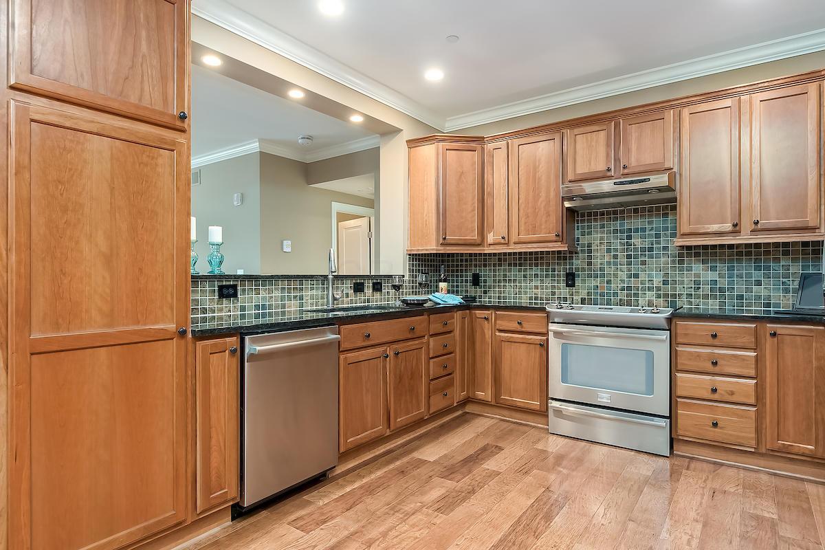 3175 Tremont Road, Unit 207 Columbus, OH 43221 - Photo 4 of 29