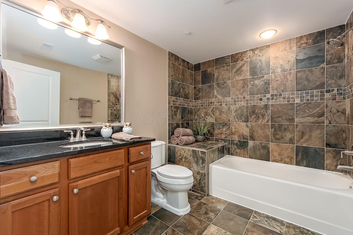 3175 Tremont Road, Unit 207 Columbus, OH 43221 - Photo 9 of 29