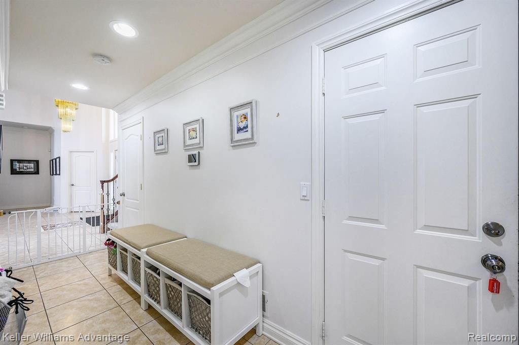 6940 Drake Road West Bloomfield, MI 48322 - Photo 15 of 59 Gallery Image 15