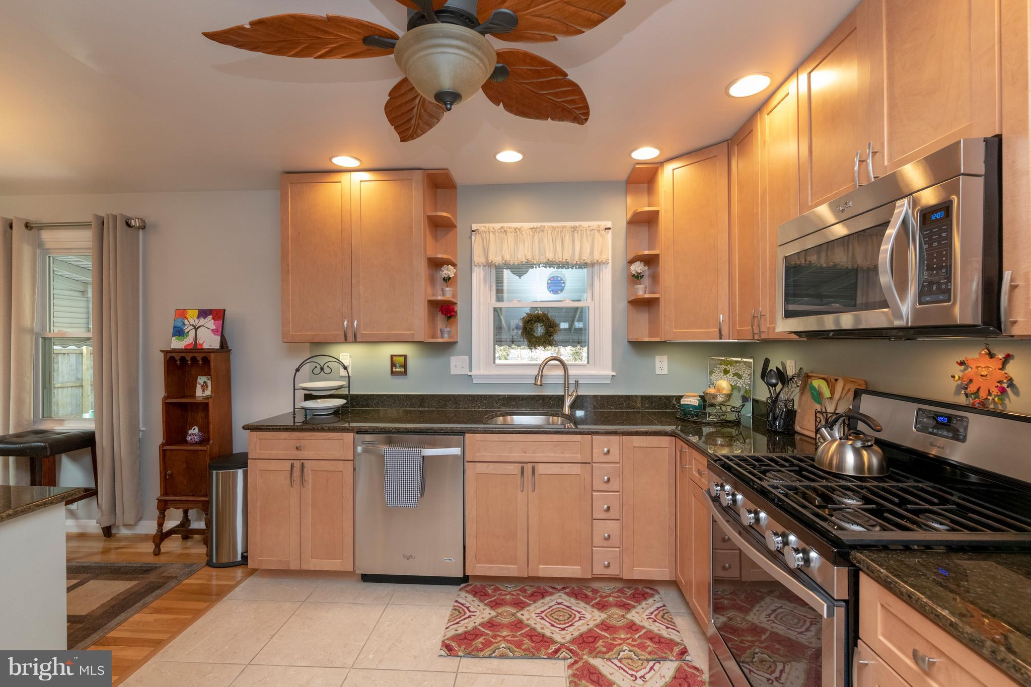 4 Ridgefield Road Lutherville-Timonium, MD 21093 - Photo 3 of 37 Newer appliances