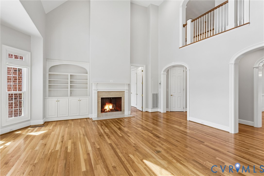 3009 Travis Pond Road Williamsburg, VA 23185 - Photo 19 of 100 Two-story living area featuring vaulted ceilings,
