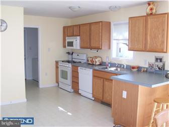 63 Fordham Road Pennsville, NJ 08070 - Photo 5 of 12 Kitchen