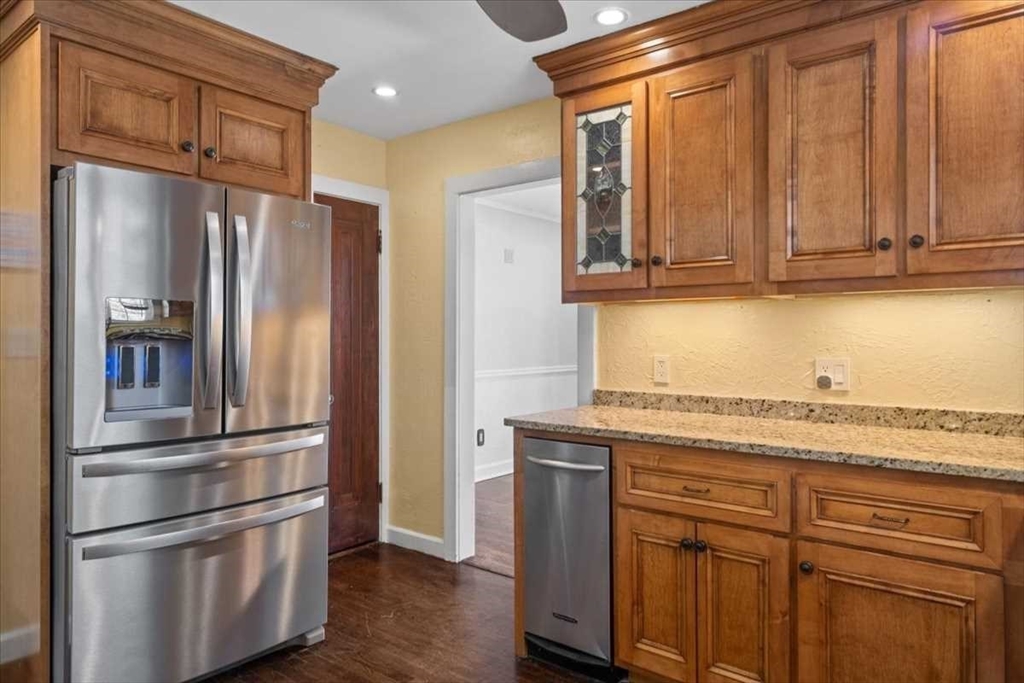 860 Pleasant Street Worcester, MA 01602 - Photo 16 of 32